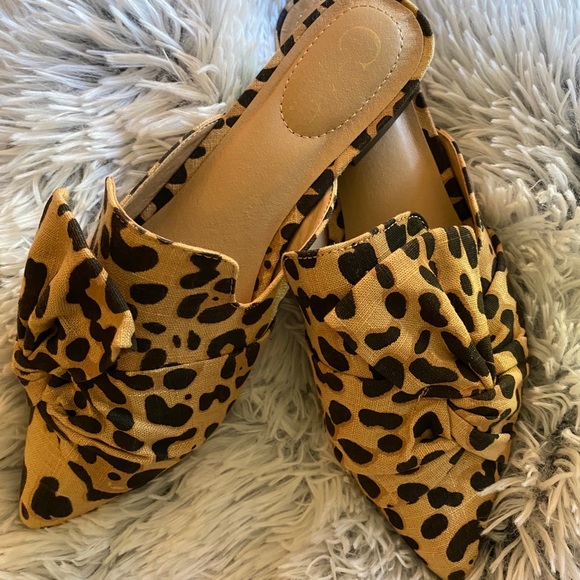 Shoes - Picture 5 of 8